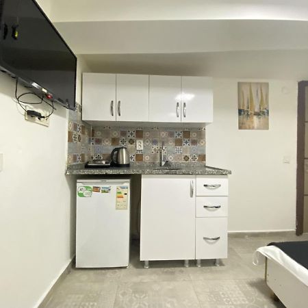 イスタンブールComfortable And Central Studio Flat In Beyogluアパートメント エクステリア 写真